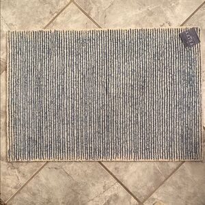 NEW Feizy 2x3’ area rug